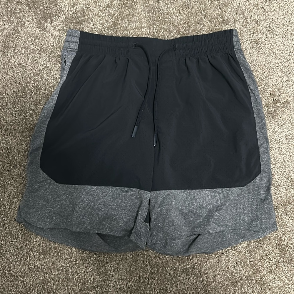 Lululemon Shorts Mens Size S Training Run Gym Swim
